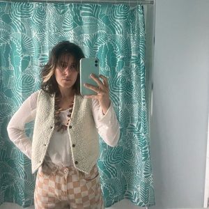 Meet your Posher, Chloe